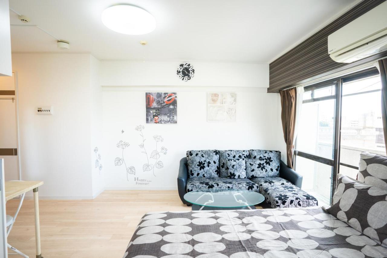 スマイルハイツ Apartment Наха Екстериор снимка